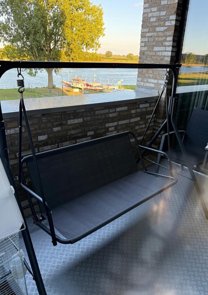 Schommelbank nieuw in verpakking makkelijk te vervoeren, Tuin en Terras, Tuinbanken, Nieuw, Metaal, Schommelbank, Ophalen