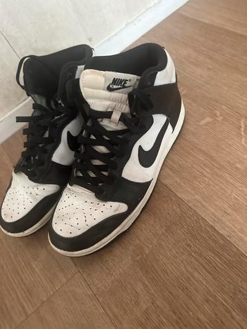 Nike Dunk High Zwart Wit - Maat 44,5 beschikbaar voor biedingen
