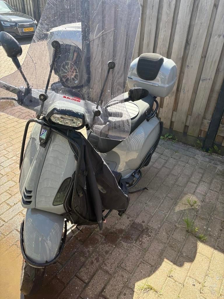 Vespa sprint 2018 nardo grey, Ophalen, Zo goed als nieuw, Benzine, Vespa