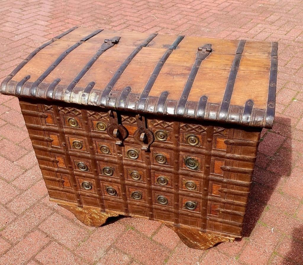 Prachtige antieke Pitara bruidskist / schatkist uit India, Antiek en Kunst, Ophalen