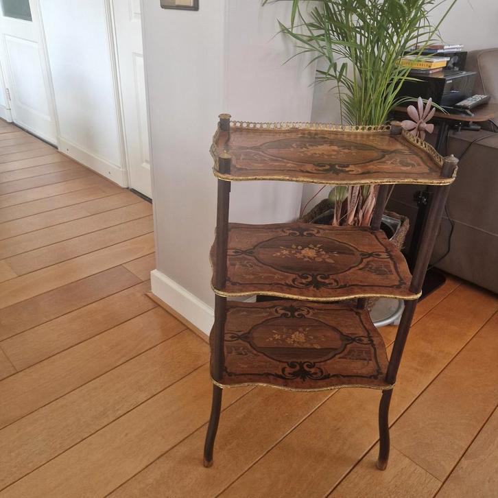 Antieke etagetafeltje intarsia, Antiek en Kunst, Antiek | Meubels | Tafels, Ophalen of Verzenden