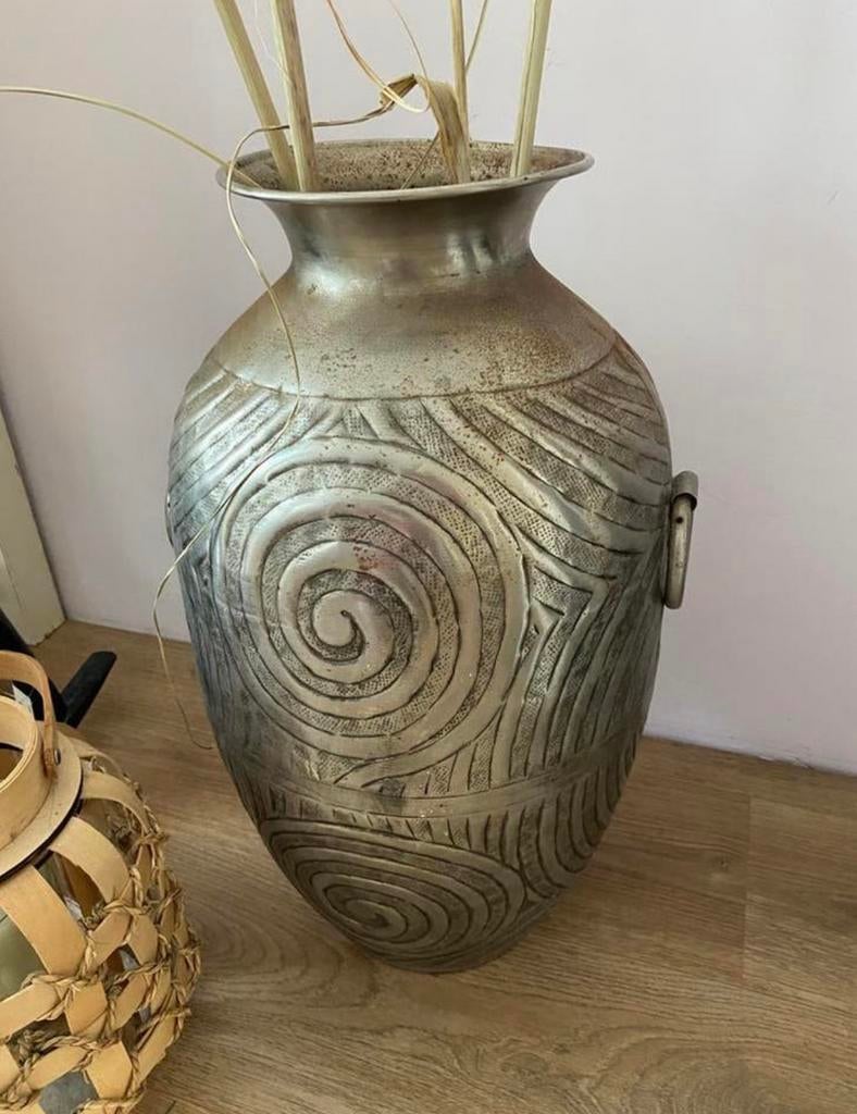 Metalen tuin vaas, Huis en Inrichting, Woonaccessoires | Droogbloemen, Ophalen of Verzenden, Zo goed als nieuw