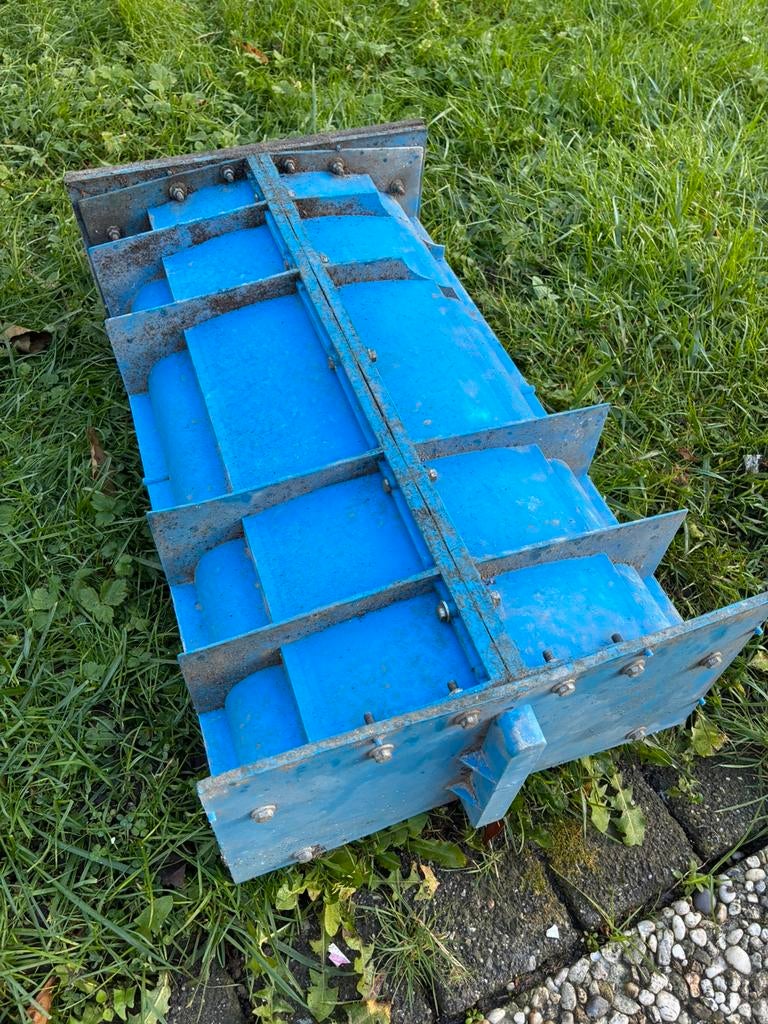 beton gietmal beton  pilaar erfafscheiding, Tuin en Terras, Tuinhekken en Hekwerk, Ophalen, Zo goed als nieuw, IJzer