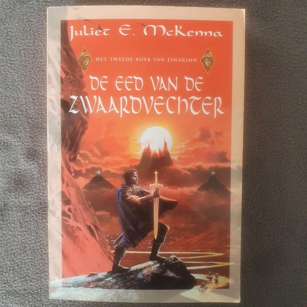 De eed van de zwaardvechter - Juliet E. McKenna, Ophalen of Verzenden, Gelezen, Juliet E. McKenna