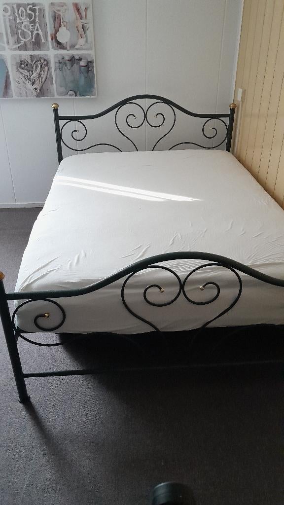 bed, Huis en Inrichting, Ophalen, Eenpersoons, 140 cm, Zo goed als nieuw