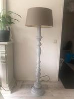 Staande houten lamp met kap., Ophalen, 150 tot 200 cm, Hout, Landelijk