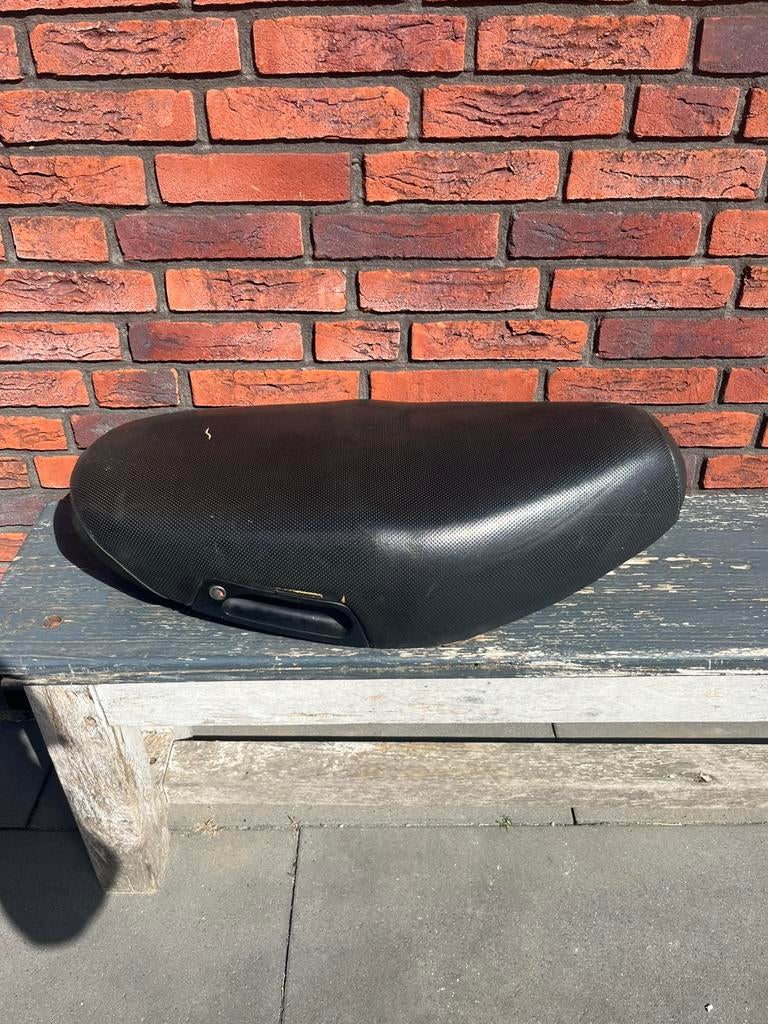 Type 3 zadel, Fietsen en Brommers, Brommeronderdelen | Scooters, Zo goed als nieuw, Piaggio, Zadel, Ophalen