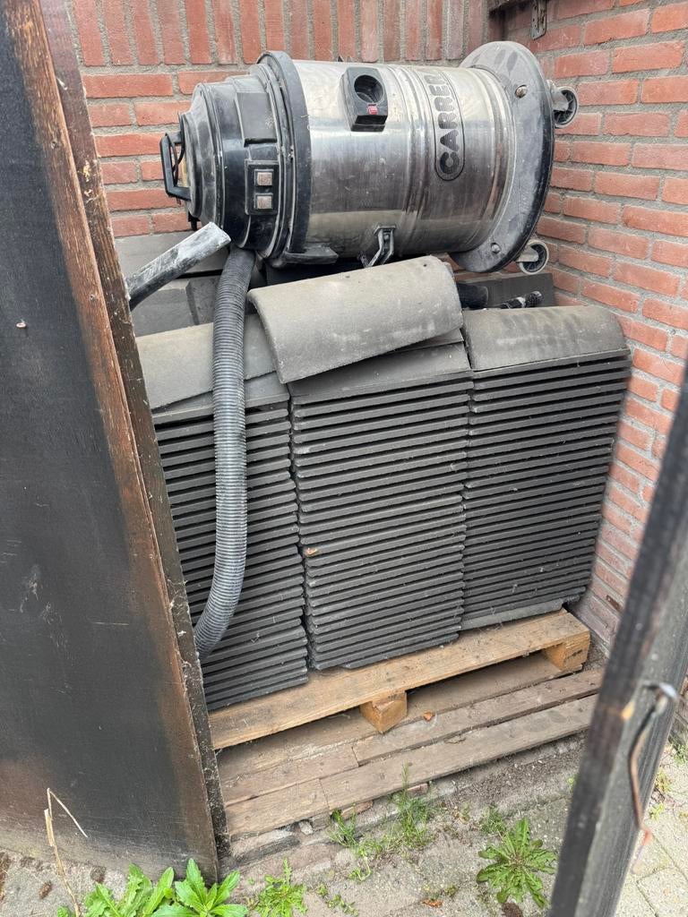 Pallet dakpannen, 2 rijen diep, Ophalen, Nieuw, Fontein
