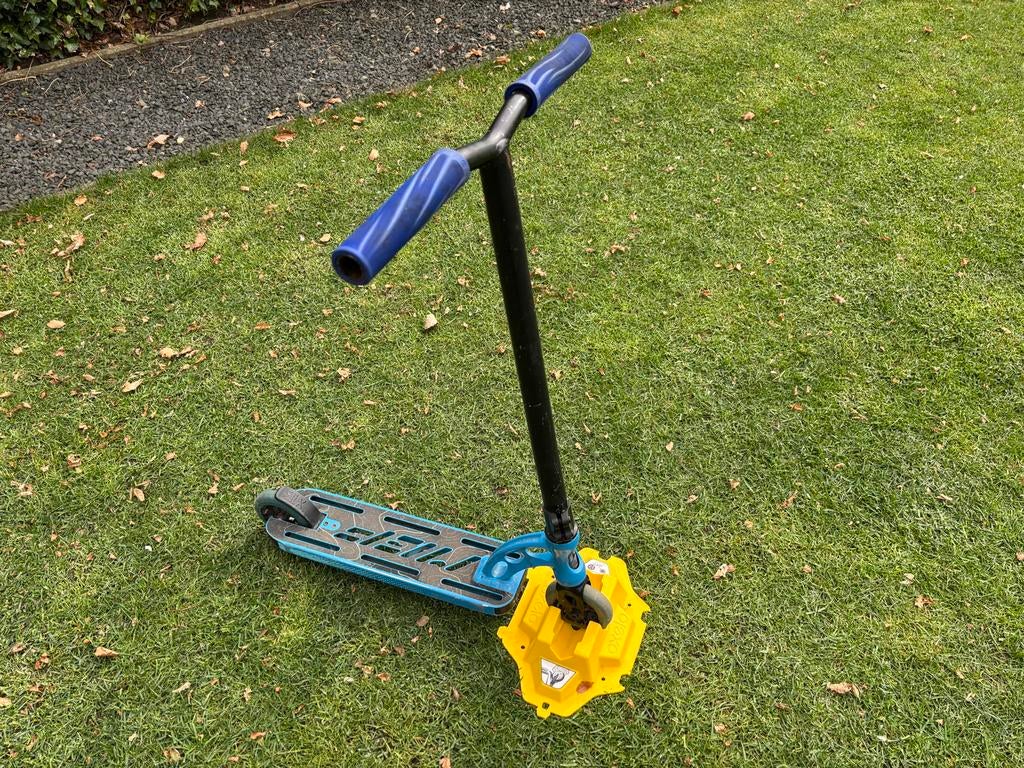 MGP VX8 Team Hydra Stuntstep, Fietsen en Brommers, Steps, Ophalen, Gebruikt, Overige typen