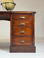 Bureau Partnerdesk Engels antiek, Ophalen