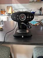 Illy iperespresso koffiemachine - Goed functionerend, Ophalen of Verzenden, Gebruikt, Koffiemachine, Koffiepads en cups