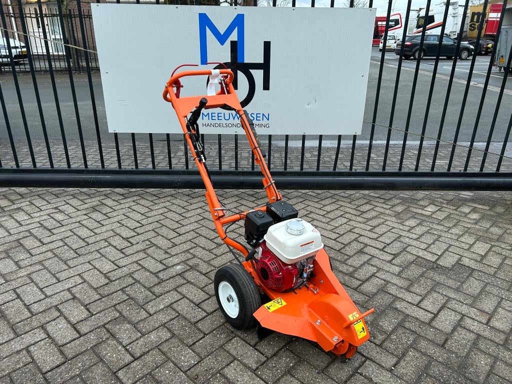 Dosko 200-6H benzine boomstronkenfrees/stobbenfrees, Tuin en Terras, Hand-tuingereedschap, Zo goed als nieuw, Overige soorten