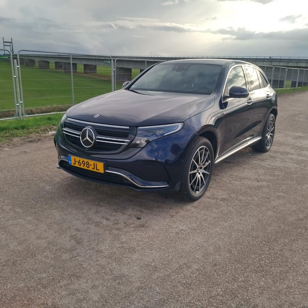 MERCEDES EQC 400   4 MATIC  AMG 80 kWh  408 pk, Auto's, Zwart, Blauw, Leder en Stof, Elektrisch