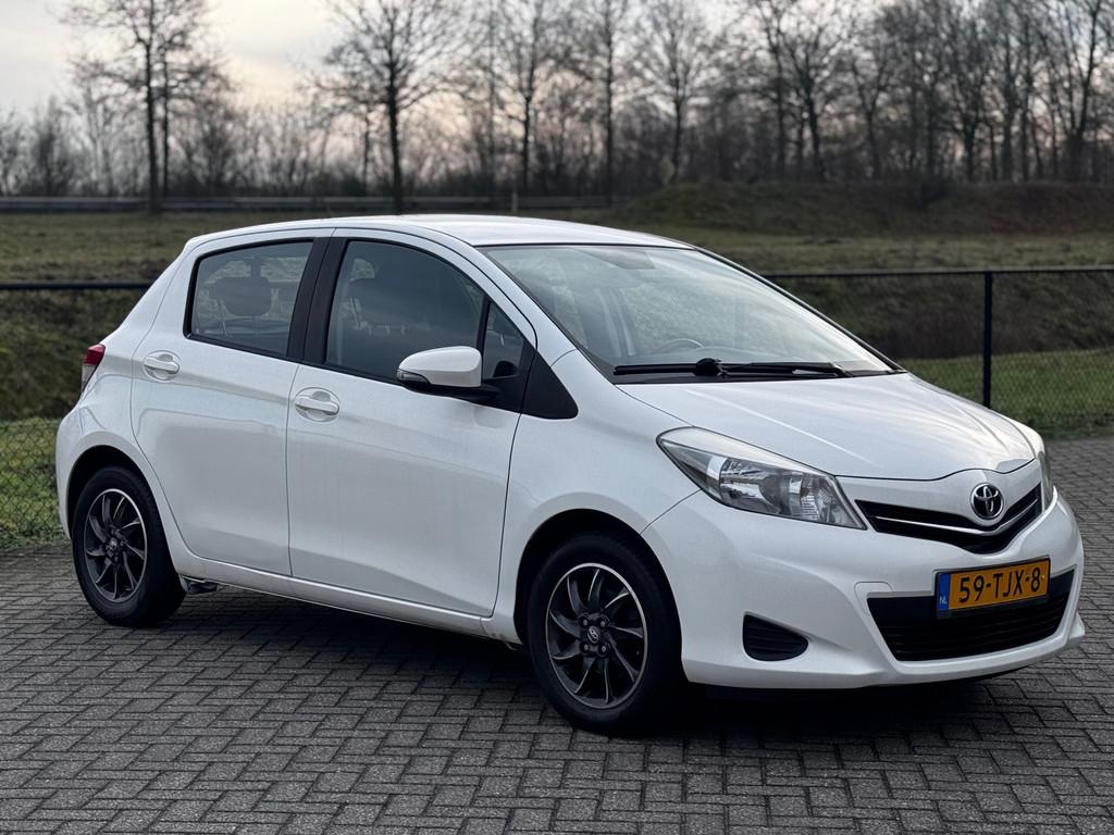 Toyota Yaris 1.0 VVT-i Aspiration-Airco-Camera-Trekhaak-Nap, Auto's, Toyota, Stof, Wit, Origineel Nederlands, Bedrijf