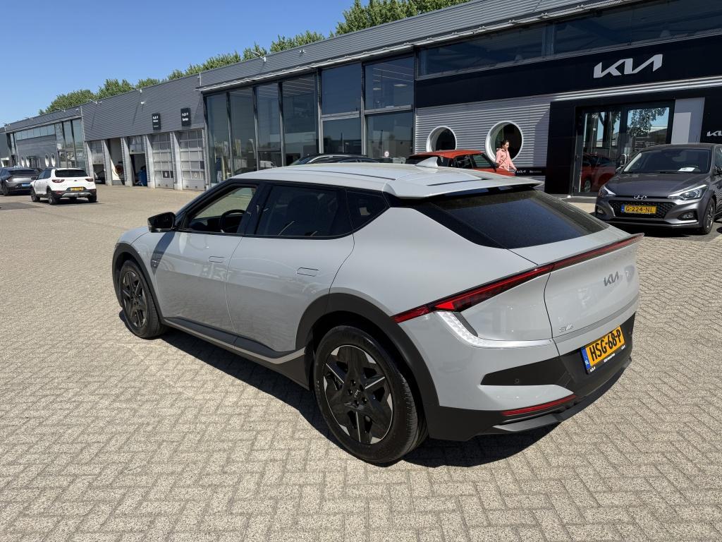 Kia Ev6 Light Edition 63 kWh (bj 2025, automaat), Automaat, 0 cilinders, Gebruikt, 750 kg