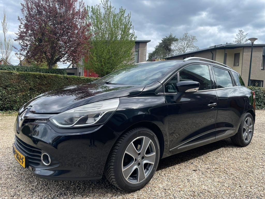 Renault Clio 1.5 DCI  Estate Night & day 66KW 2015 Zwart, Auto's, Renault, Voorwielaandrijving, Stof, Zwart, 4 cilinders
