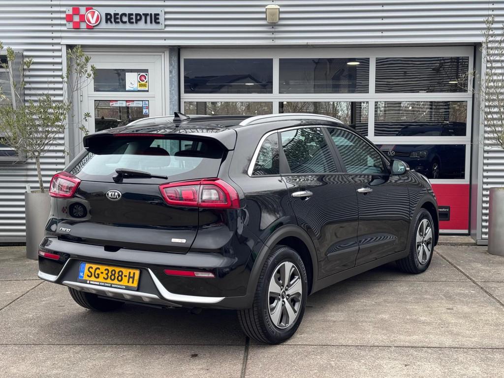 Kia Niro 1.6 GDi Hybrid DynamicLine / Navi / Carplay / A.Cam, Gebruikt, Euro 6, Leder en Stof, Zwart