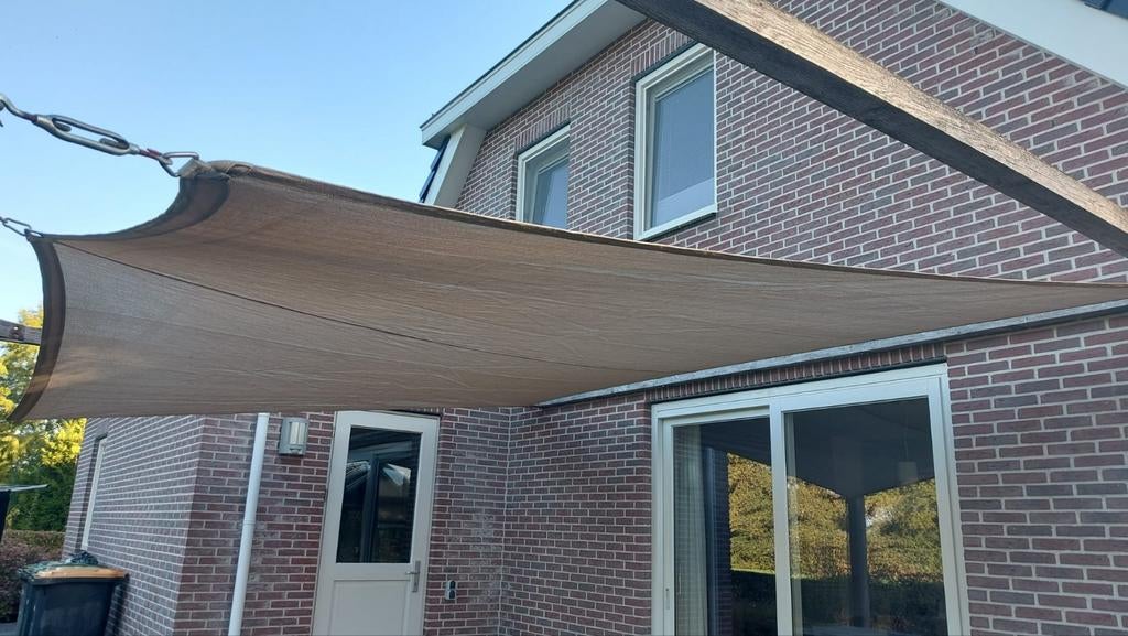 Schaduwdoek zandkleur, zeer goede kwaliteit, incl.haken., Tuin en Terras, Zonneschermen, Gebruikt, Overige typen, 450 cm of meer