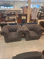 Twee grijze Chesterfield fauteuils - Zo goed als nieuw, Ophalen, 75 tot 100 cm, Zo goed als nieuw, 75 tot 100 cm