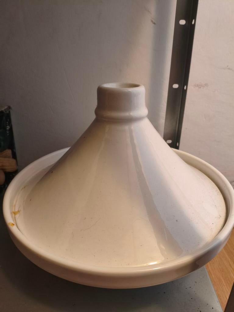 Witte Tajine - Moet schoongemaakt worden, Ophalen of Verzenden, Gebruikt