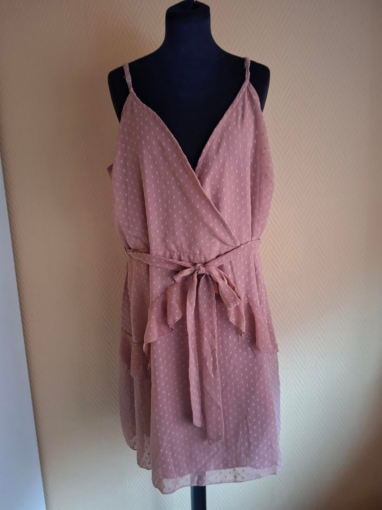 Prachtige Zomerjurkje van Boohoo! Maat 52, nieuw met kaartje, Kleding | Dames, Boohoo, Maat 46/48 (XL) of groter, Nieuw, Ophalen of Verzenden