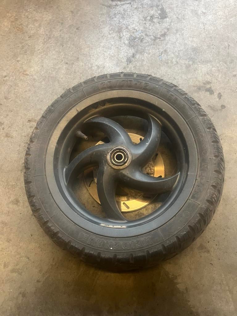 Gilera runner 180 voorwiel voor wiel velg band zwart, Ophalen of Verzenden