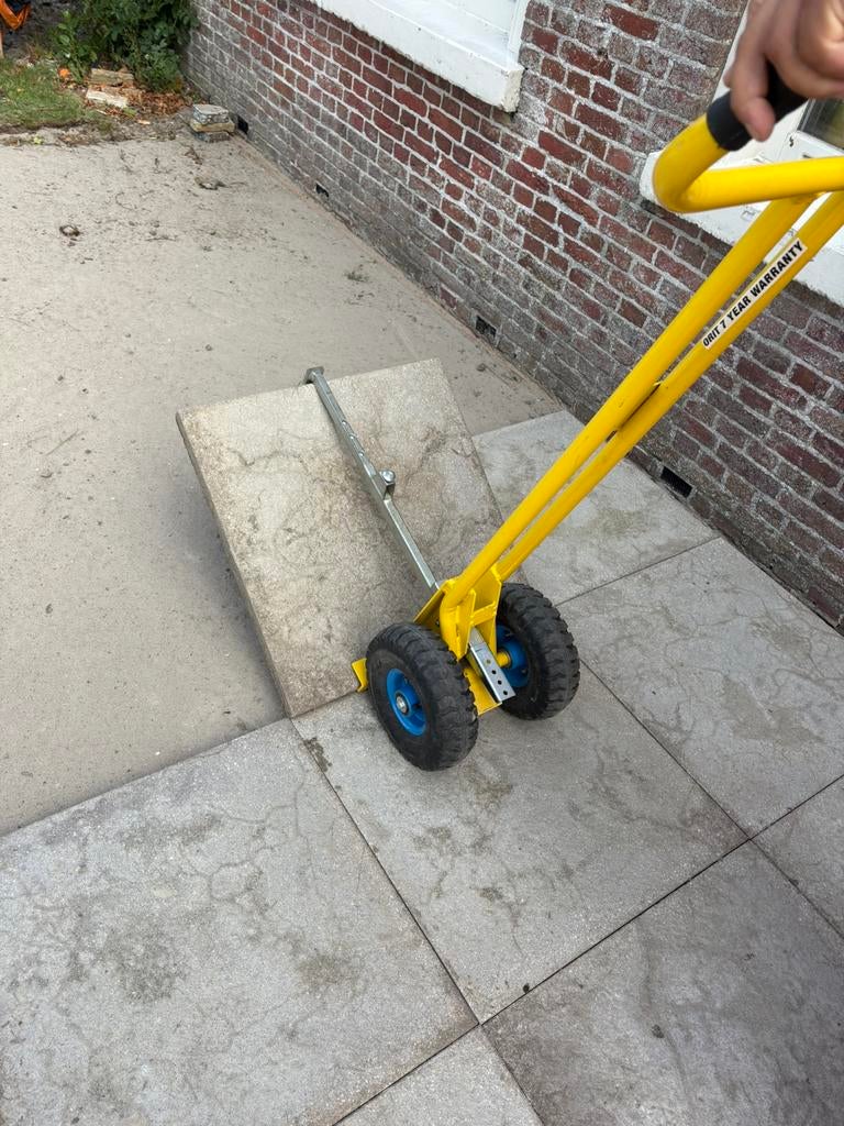 Tegeldonkey,steenknipper en steekkar te huur, Ophalen