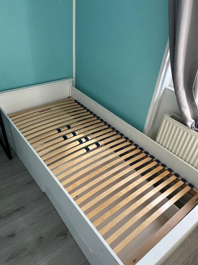 Eenpersoonsbed wit met lades, Huis en Inrichting, Slaapkamer | Bedden, Ophalen, Gebruikt, 90 cm, Eenpersoons