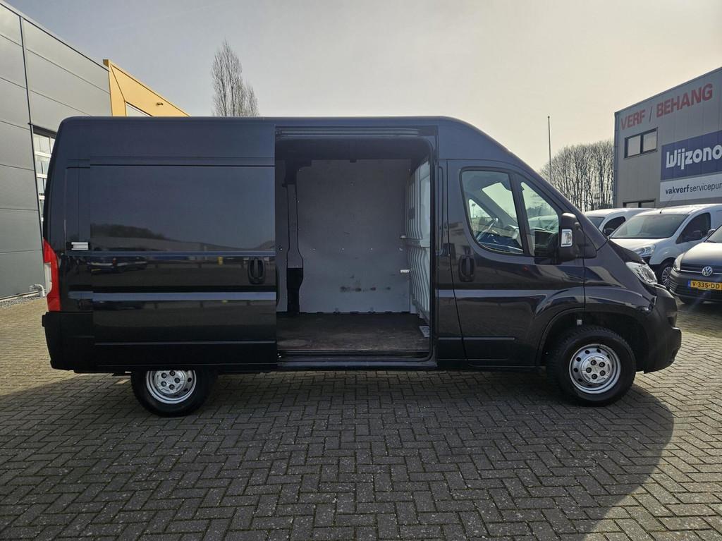 Opel Movano 2.2D L2H2 Airco Camera Trekhaak 3000 kg trekgew, Gebruikt, 4 cilinders, 3000 kg, Zwart