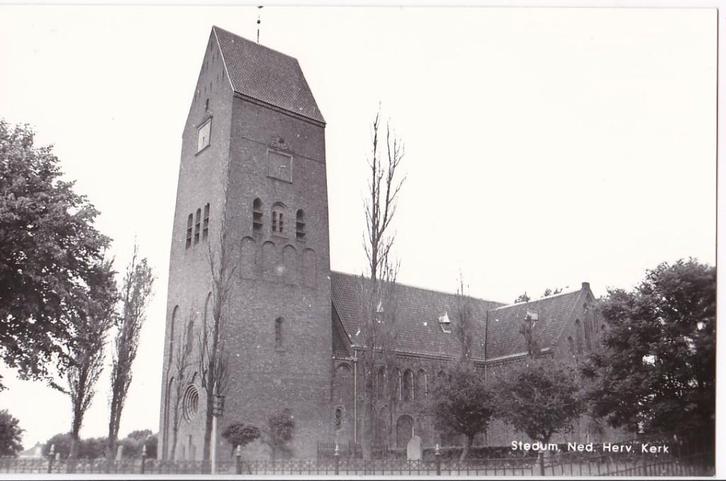 Stedum (Gr.) Ned. Herv. kerk 1981., Verzamelen, Ansichtkaarten | Nederland, Ongelopen, Groningen, 1960 tot 1980, Verzenden