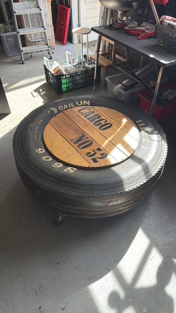 Tafel - vrachtwagenband - uniek - industrieel - mancave, Ophalen, 50 tot 100 cm, Zo goed als nieuw, Minder dan 50 cm