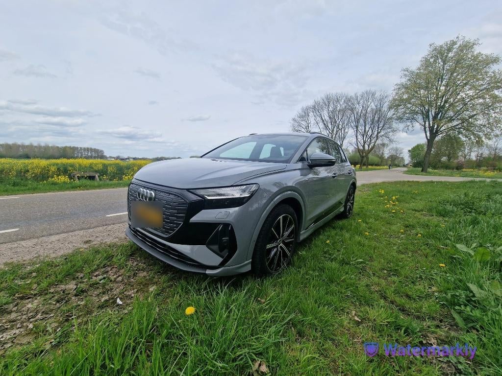 Audi Q4 40 e-tron 204PK | S-edition | 1e eigenaar | SONOS, Auto's, Automaat, Achterwielaandrijving, Zwart, Leder en Stof