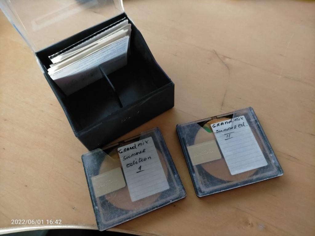 2 minidisks + opbergdoosje voor minidisks, Audio, Tv en Foto, Walkmans, Discmans en Minidiscspelers, Ophalen of Verzenden, Walkman