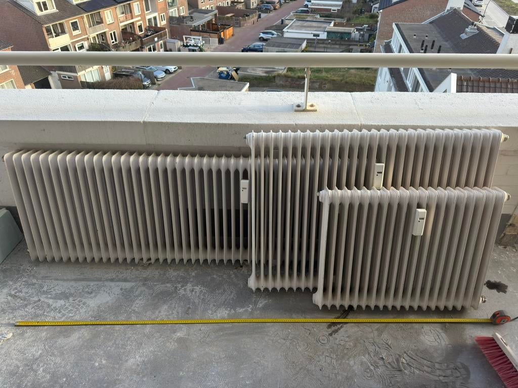 3x Radiator verticale lamellen radiatoren met beugels, Ophalen, Gebruikt, Radiator, 150 cm of meer