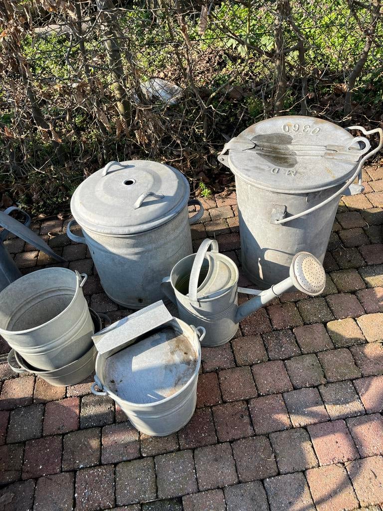 Diverse zinken gieters, emmers, Tuin en Terras, Gieters, Ophalen of Verzenden, Gebruikt, Metaal