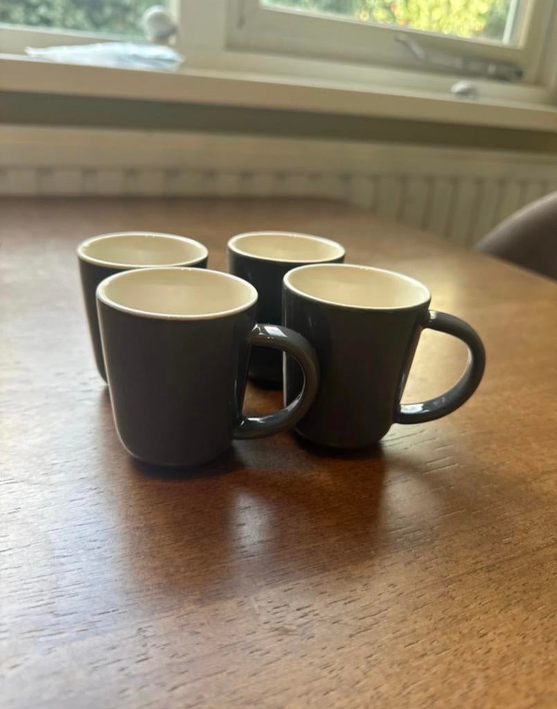 HEMA espresso mokjes donker grijs 4 stuks, Huis en Inrichting, Keuken | Servies, Ophalen of Verzenden, Zo goed als nieuw, Overige stijlen