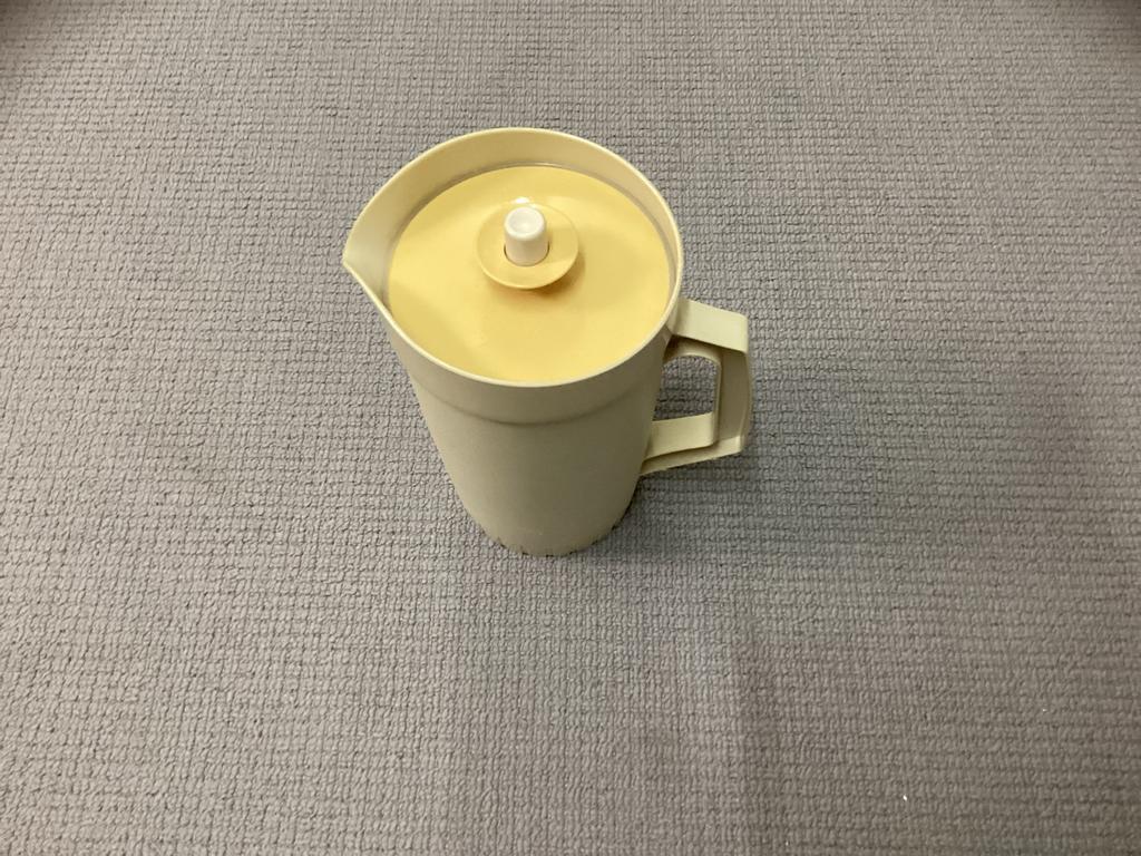 Allerlei Tupperware: Kan, Bak en meer, Ophalen of Verzenden, Gebruikt, Crème, Overige typen