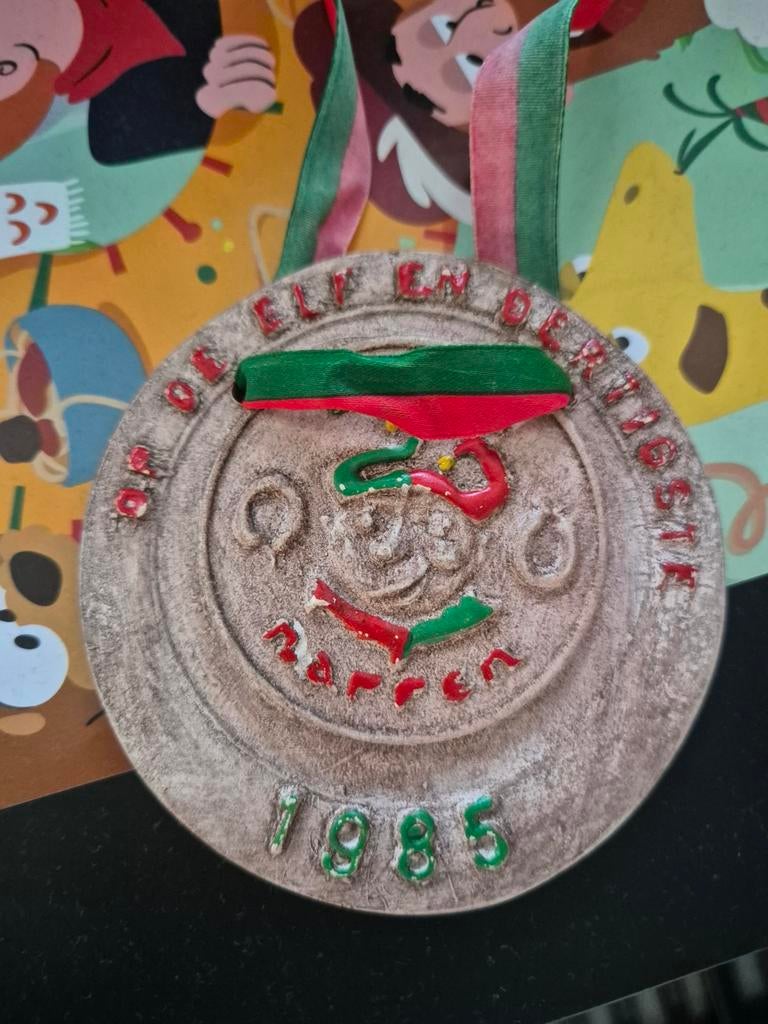 Unieke Insigne Kaaiendonk 1985 - Carnaval, Verzamelen, Ophalen of Verzenden, Gebruikt
