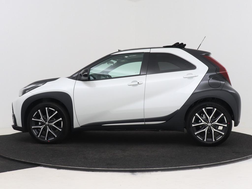 Toyota Aygo X Hybrid 115 GR Sport inruilpremie €1.000,-, 12 maanden, Zwart, 4 stoelen, 116 pk