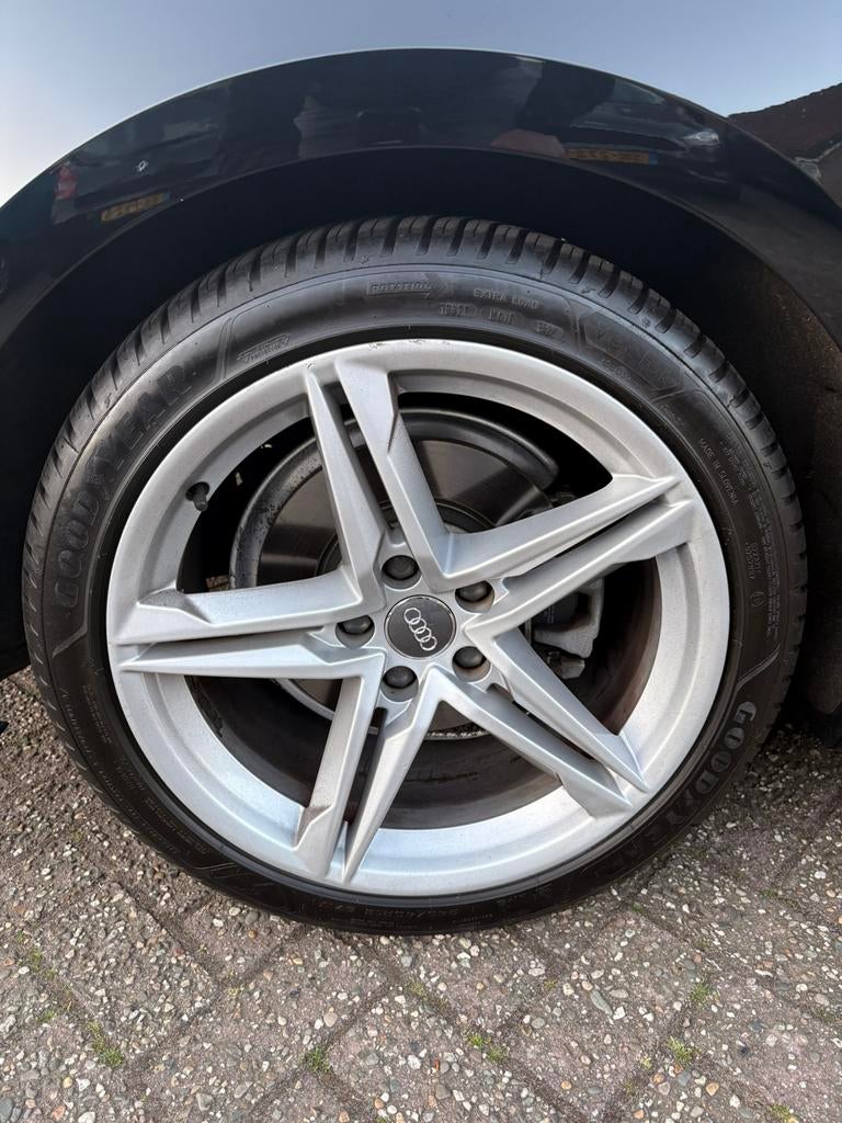 Audi A5 originele velgen + Goodyear Vector 4Seasons (2024), Ophalen, 18 inch, All Season, Band(en)