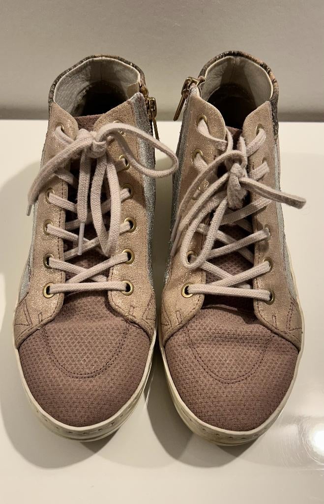 Pier One gouden sneakers (maat 38), Kleding | Dames, Schoenen, Overige kleuren, Ophalen of Verzenden, Pier One, Sneakers of Gympen