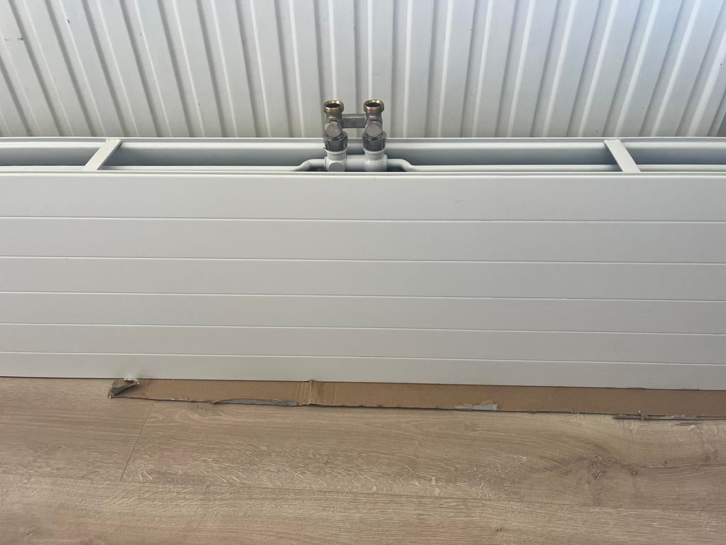 Radson Radiator 200x10x40 T22, Doe-het-zelf en Verbouw, Verwarming en Radiatoren, Ophalen, 30 tot 80 cm, Radiator, Zo goed als nieuw