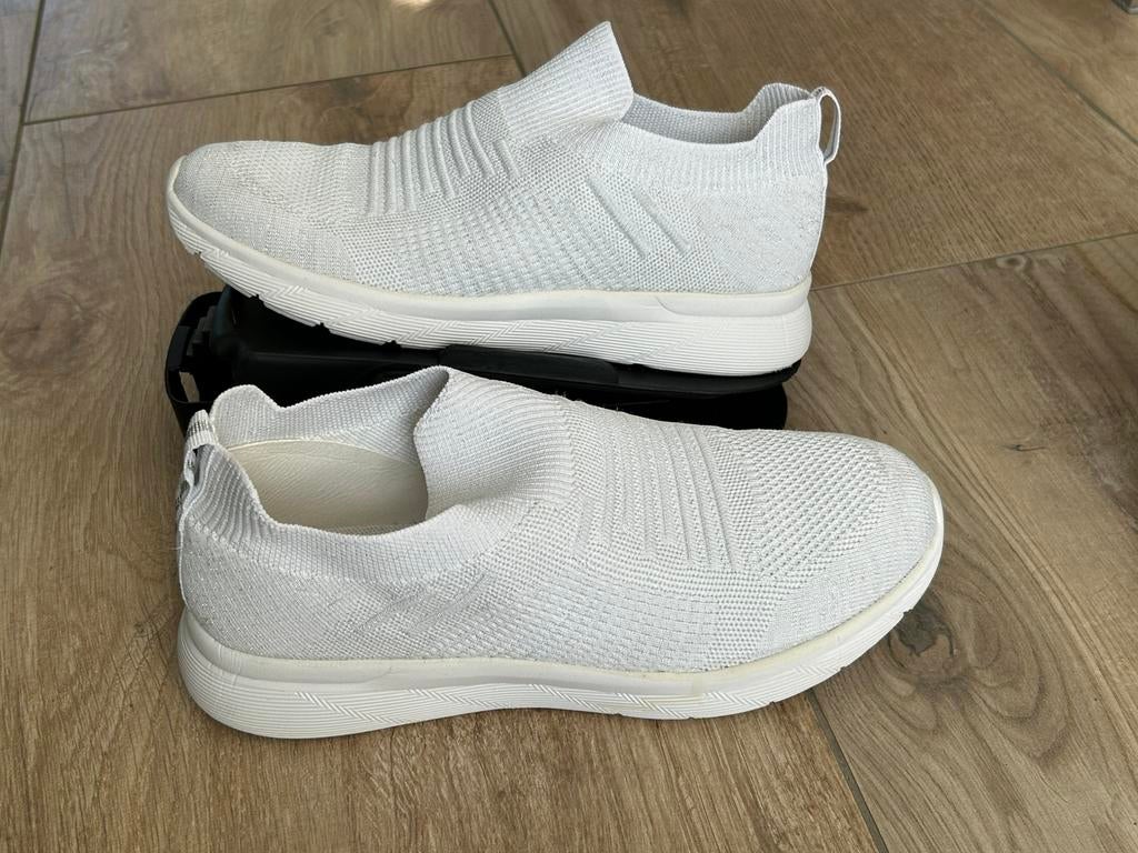 Venice witte sneakers instappers, maat 40, Kleding | Dames, Schoenen, Wit, Ophalen of Verzenden, Sneakers of Gympen, Gedragen