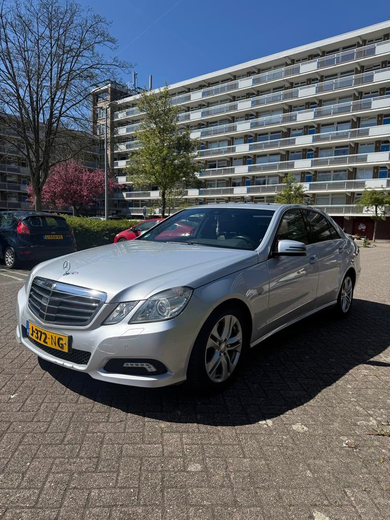 Mercedes-Benz E-Klasse 3.5 E350 CGI Sedan AUT 2010 Grijs, Automaat, Euro 5, Achterwielaandrijving, 2000 kg