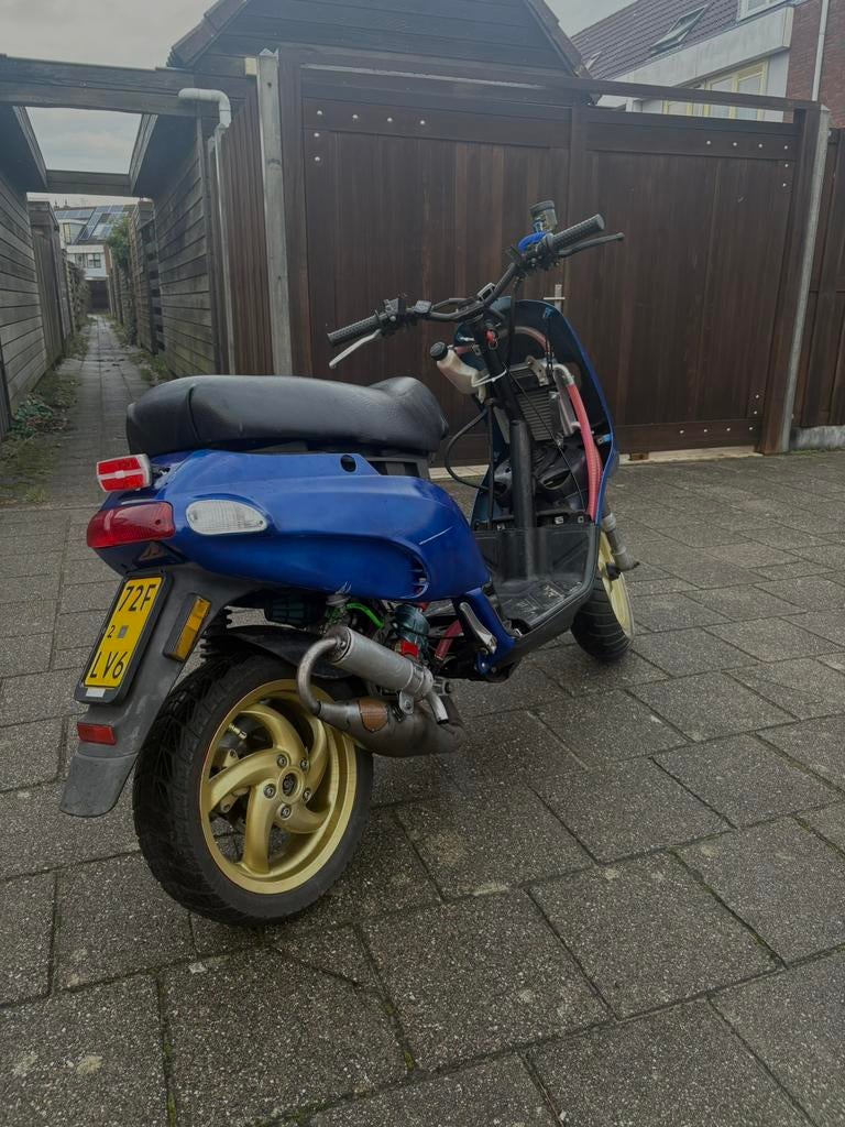 Typhoon 70cc brom LC DD, Fietsen en Brommers, Scooters | Piaggio, Ophalen, Overige modellen, Maximaal 45 km/u, Zo goed als nieuw