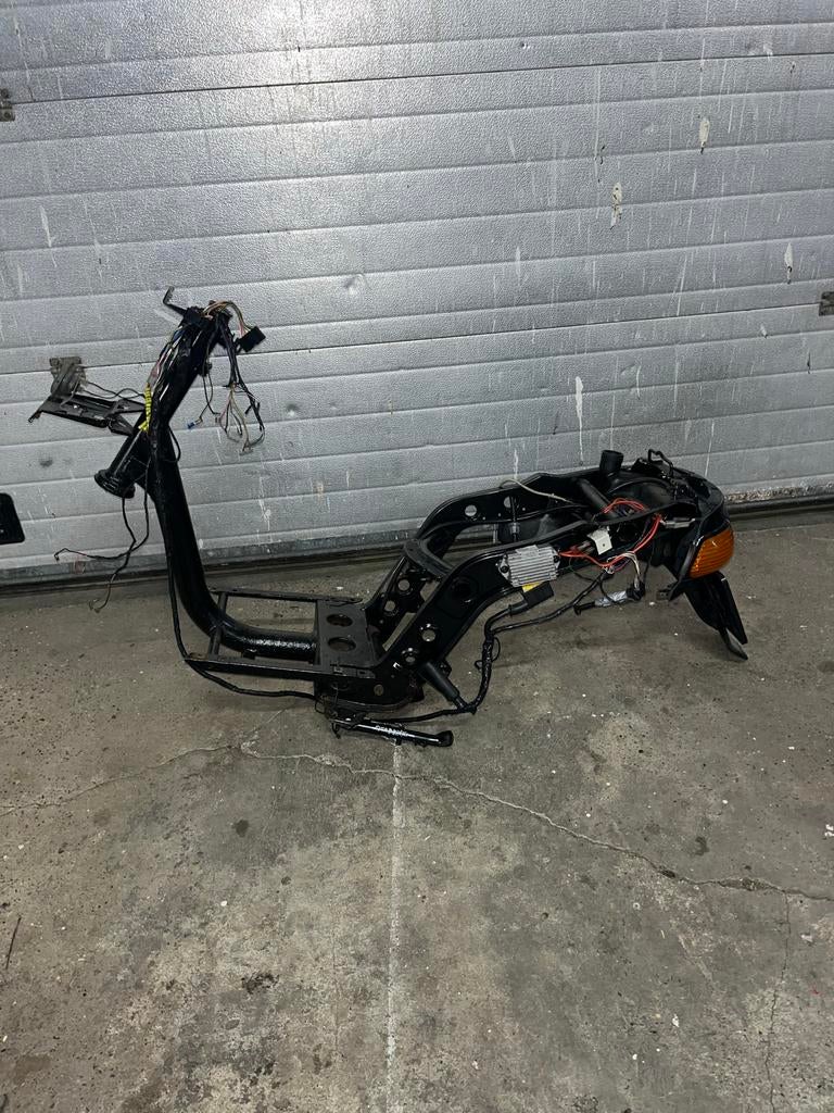 Zip type 3 framemet papieren en kentekenbewijs, Ophalen of Verzenden, Gebruikt, Frame, Piaggio