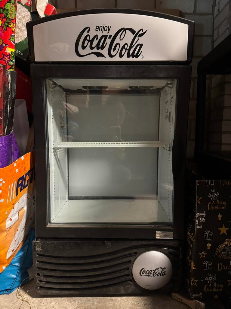 Ouderwetse Coca Cola koelkast met deur aan achterkant, Witgoed en Apparatuur, Minder dan 45 cm, Minder dan 75 liter, Ophalen, 85 tot 120 cm