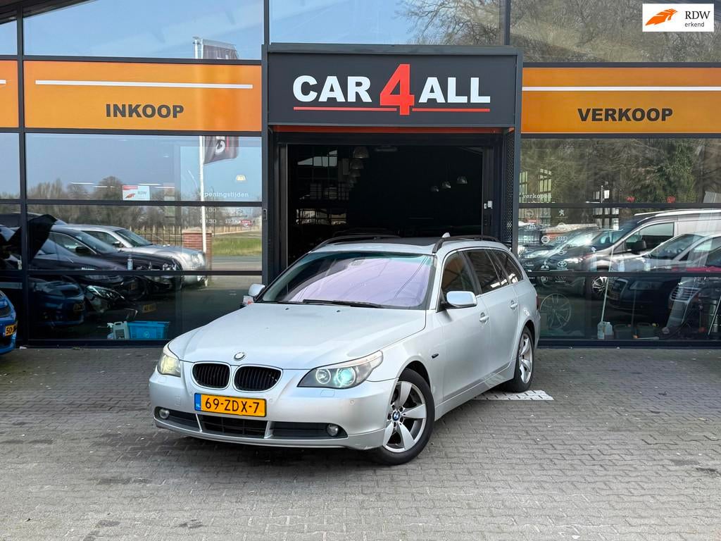 BMW 5-serie Touring 523i Executive CRUISE/PANO/PDC/STLVRM//F, Auto's, Automaat, Achterwielaandrijving, Zwart, 2497 cc