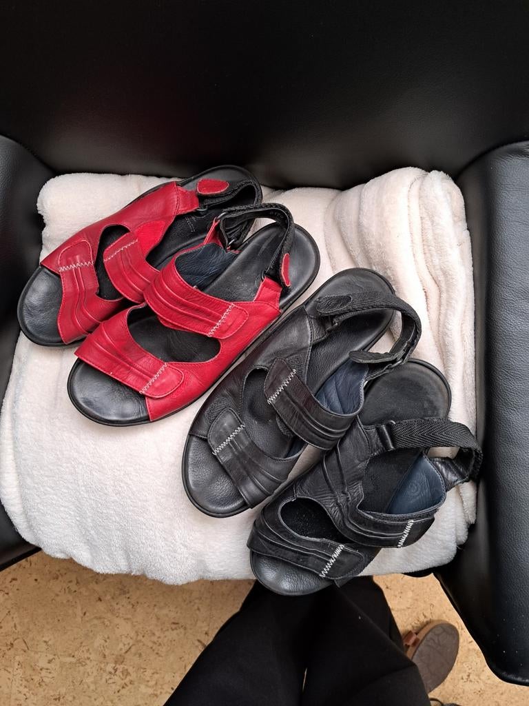 Wolky sandalen maat 40, zwart en rood, Kleding | Dames, Schoenen, Wolky, Zwart, Gedragen, Sandalen of Muiltjes