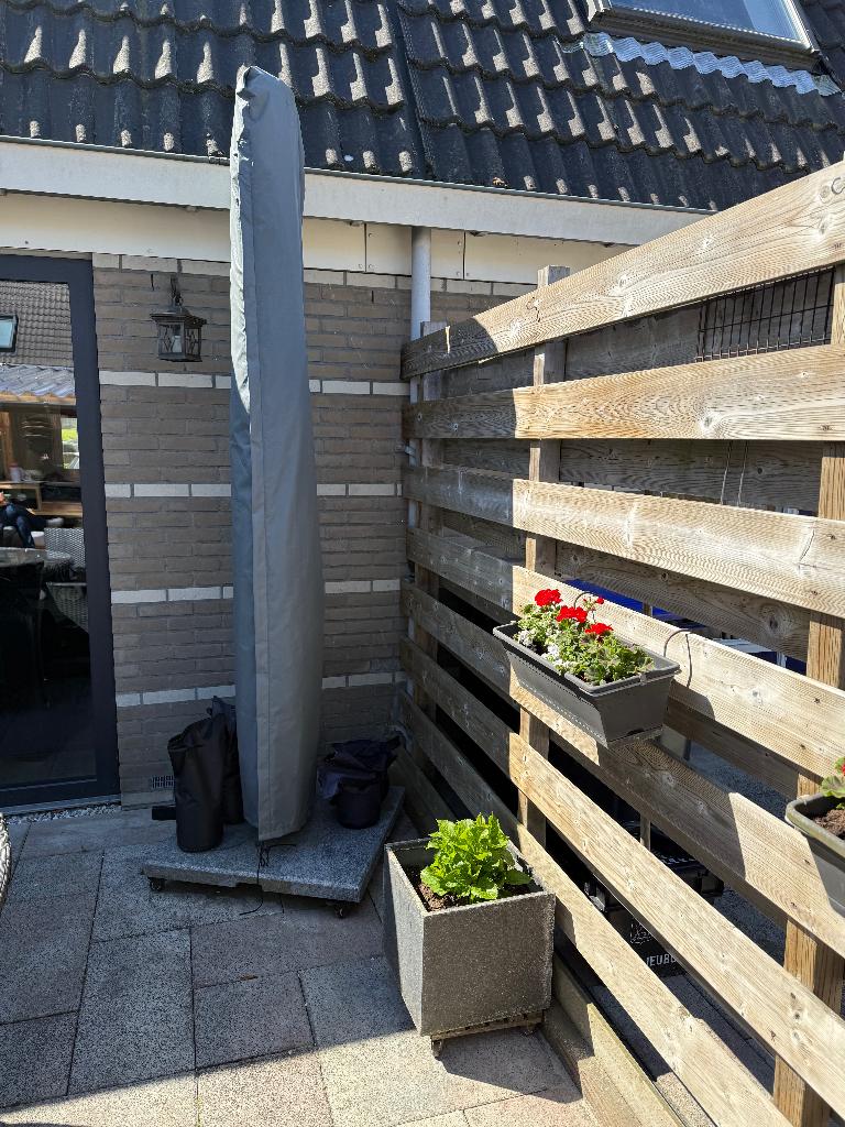 Zweef parasol, Ophalen, Zo goed als nieuw, Zweefparasol, Kantelbaar